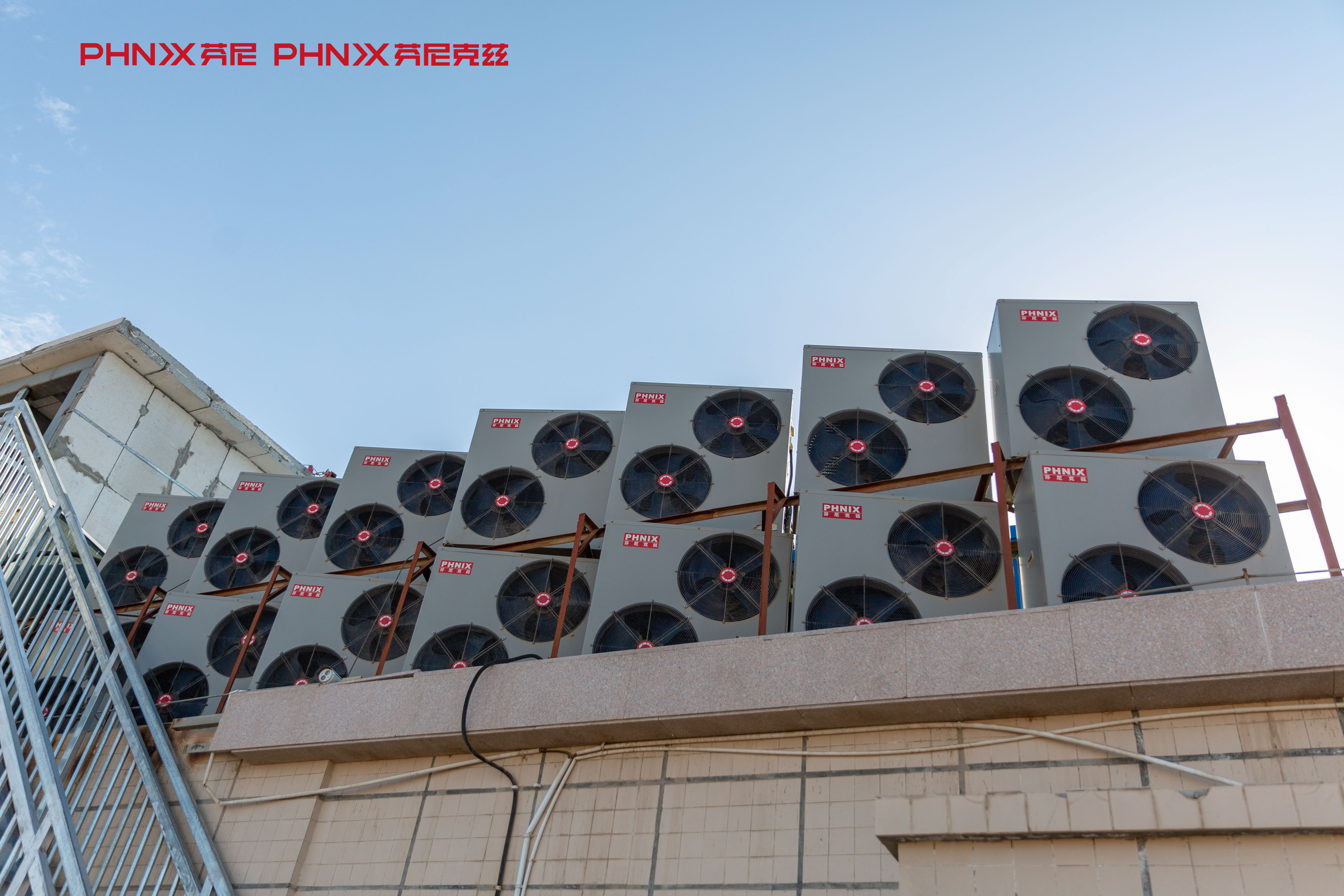 “煤改電”安裝空氣能熱泵，搭配地暖和暖氣片哪個好？